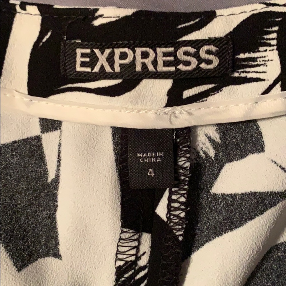 Express Skort - Picture 3 of 3